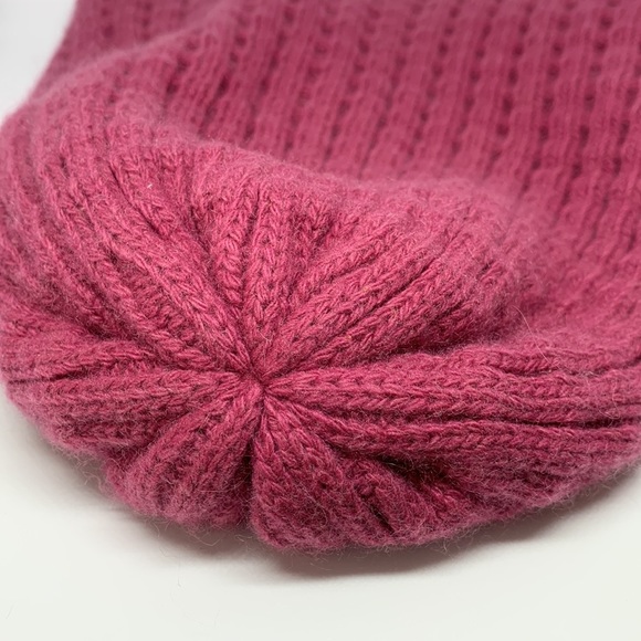 HOLT RENFREW 💯 Cashmere - Picture 5 of 6